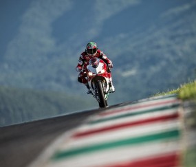 开云APP-凯尔特人完胜公牛，伦纳德成为关键先生