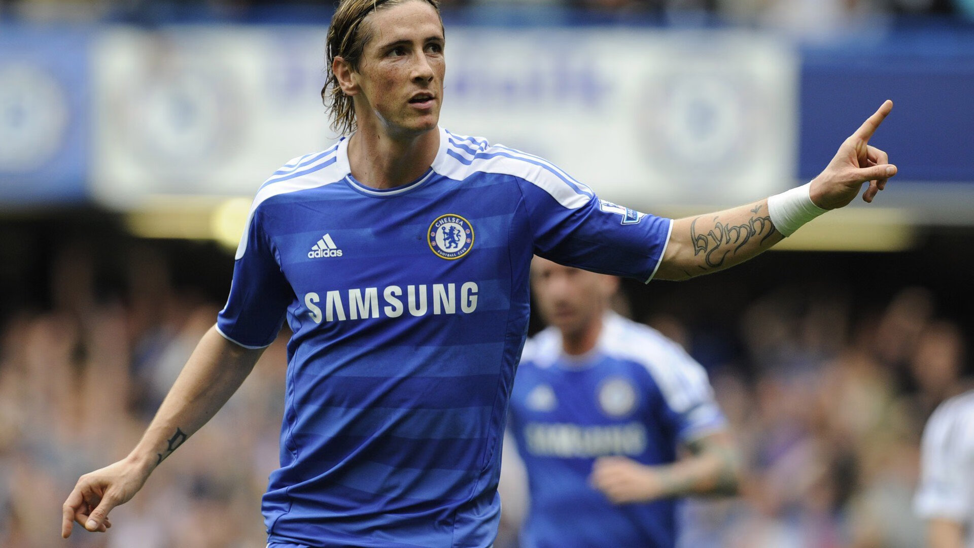 霍勒迪爆发,湖人强势拿下辽宁队