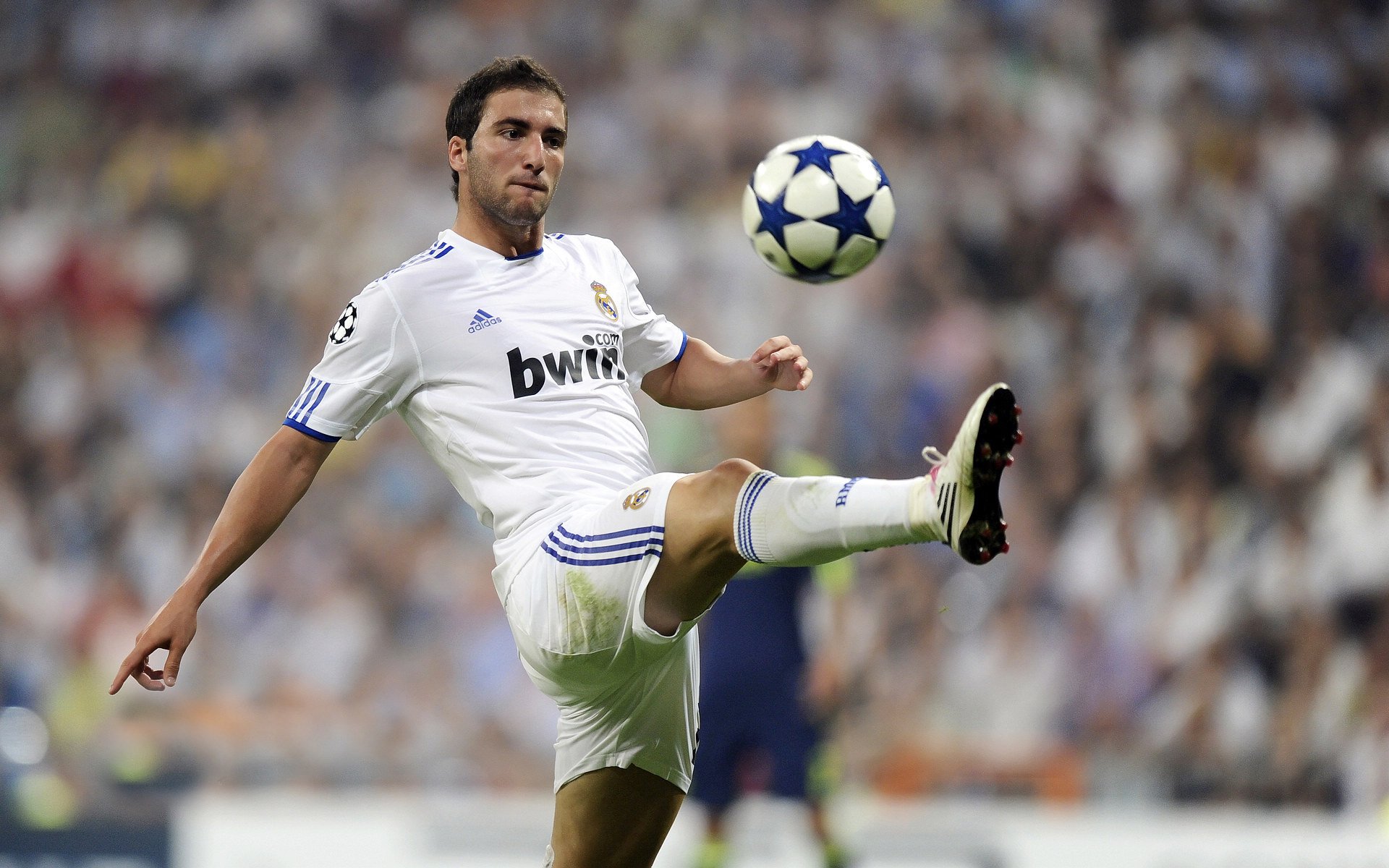 皮克，横跨两个时代的稳定输出，如何成为荷兰足球的隐形脊梁？